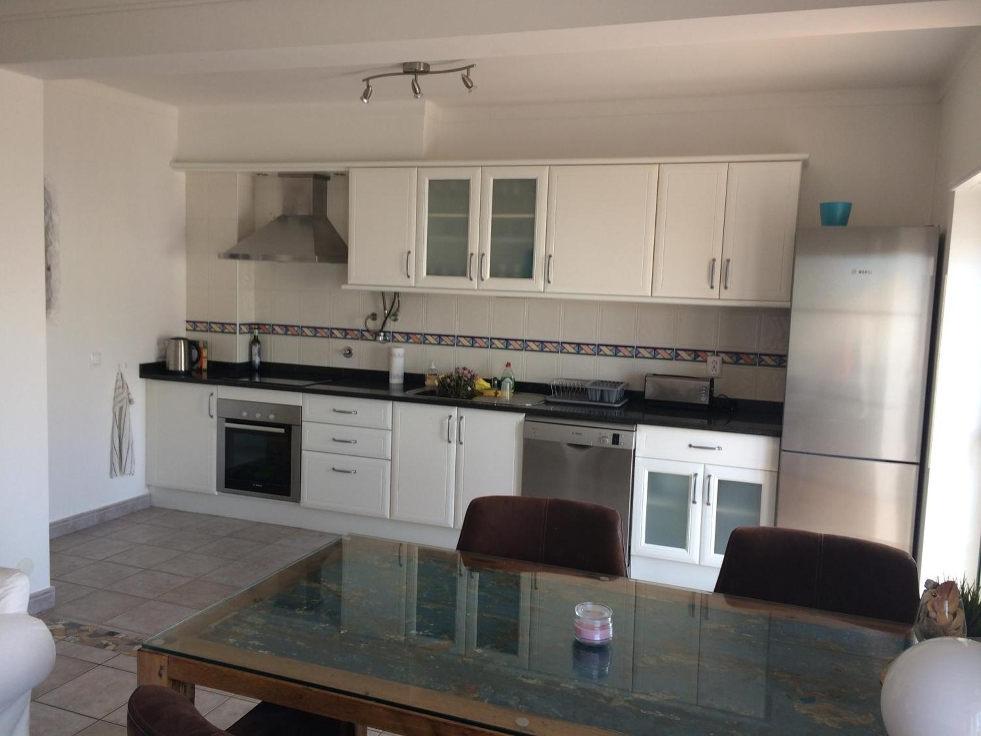 公寓 Near The Center - Two Bedroom With Balcony